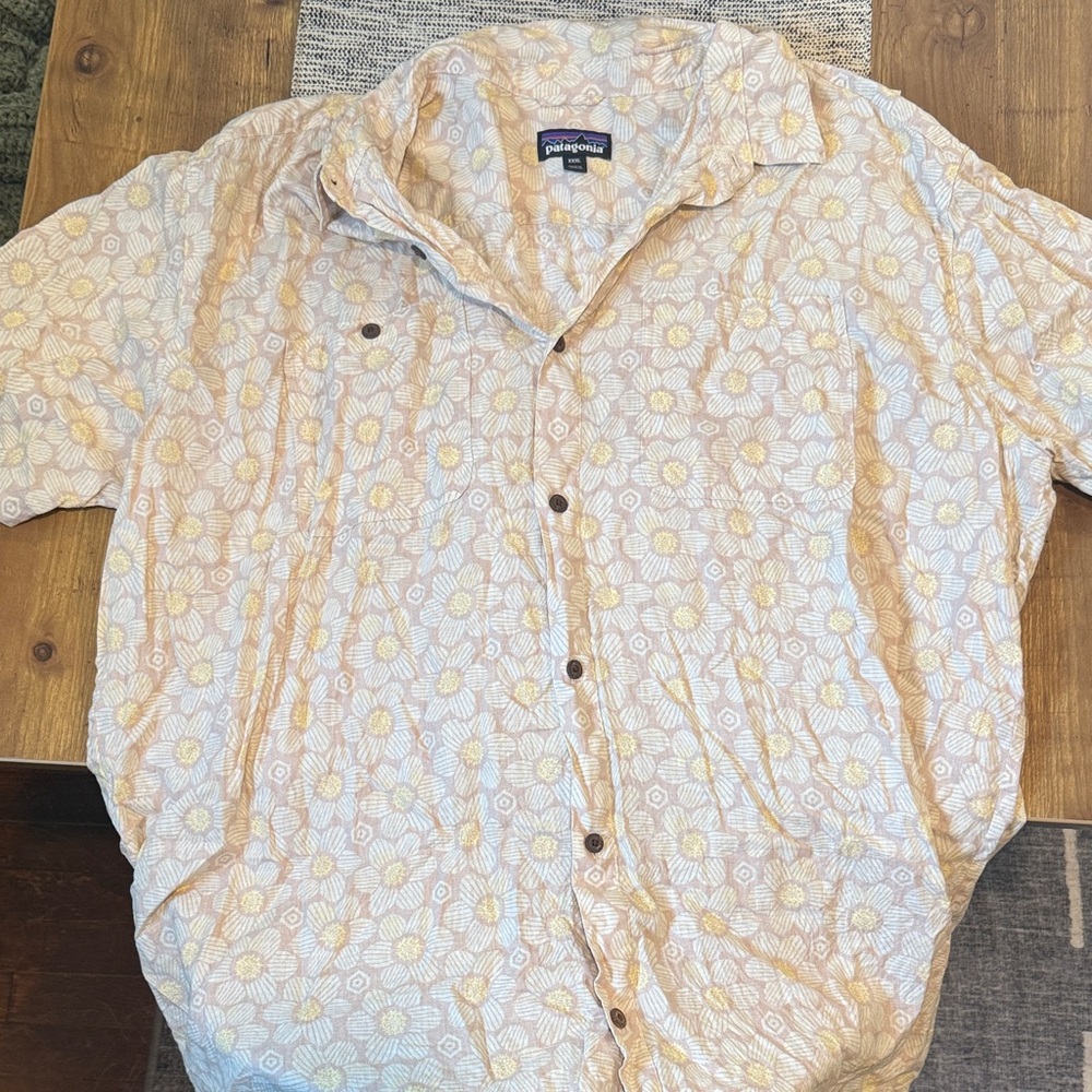 Patagonia Men's Beige Floral Button Down Shirt